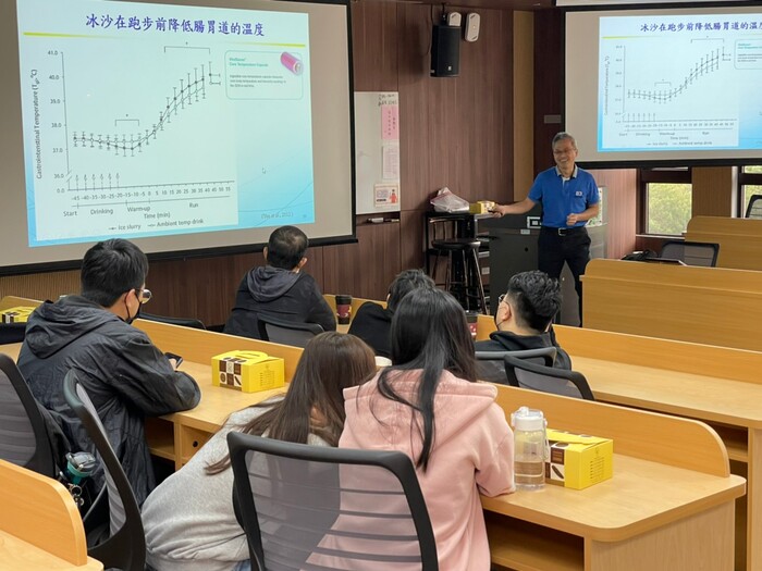 111學年度 USR講座  運動與水分補充策略圖片