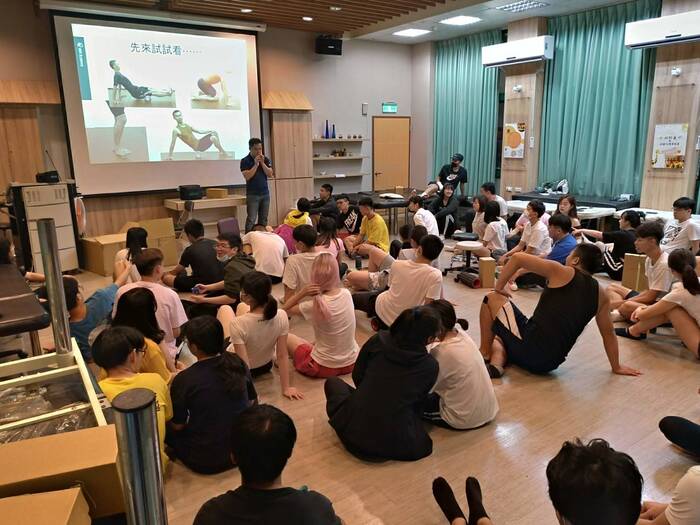 108學年度 滾筒放鬆基本概念與實作圖片