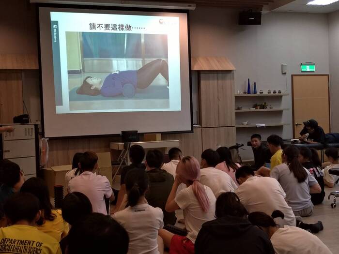 108學年度 滾筒放鬆基本概念與實作圖片