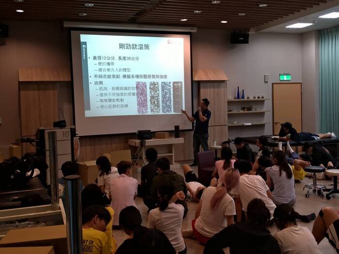 108學年度 滾筒放鬆基本概念與實作圖片