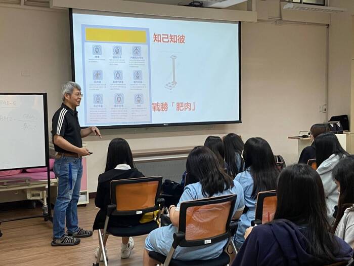 108學年度 高齡運動保健與預防體驗課程 (二)圖片