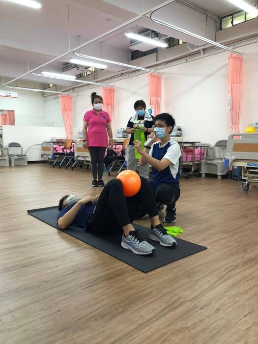 108學年度 高齡運動保健與預防體驗課程 (一)圖片