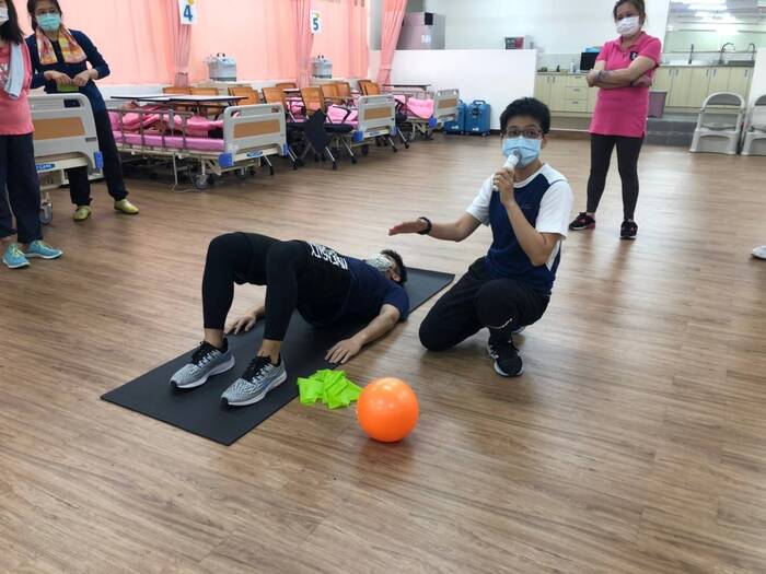 108學年度 高齡運動保健與預防體驗課程 (一)圖片